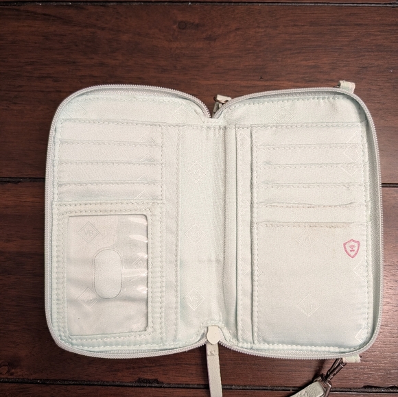 Vera Bradley Mint Flowers Hipster Crossbody Bag & Accordion Wristlet - Picture 10 of 16